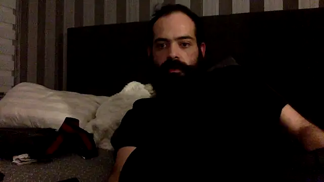 Snapshot of guccititi chatting on 10-01-25, 02:39 guccititi online show from 10-01-25, 02:39