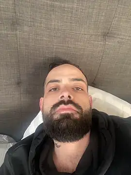 Snapshot of guccititi chatting on 10-24-25, 07:43 guccititi online show from 10-24-25, 07:43