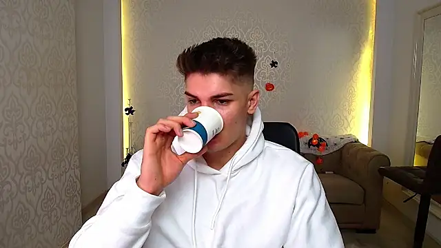 MaxKaiden online show from 10-23-25, 04:56