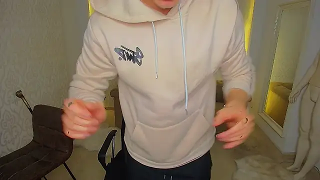 MaxKaiden online show from 11-17-25, 05:35