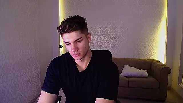 MaxKaiden online show from 11-24-25, 06:02