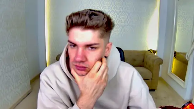 MaxKaiden online show from 04-17-26, 04:48