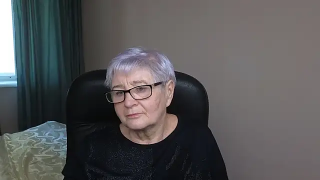 Snapshot of Sandra_Snowflake chatting on 02-17-25, 10:40 Sandra Snowflake online show from 02-17-25, 10:40