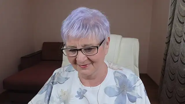 Snapshot of Sandra_Snowflake chatting on 03-11-25, 04:32 Sandra Snowflake online show from 03-11-25, 04:32