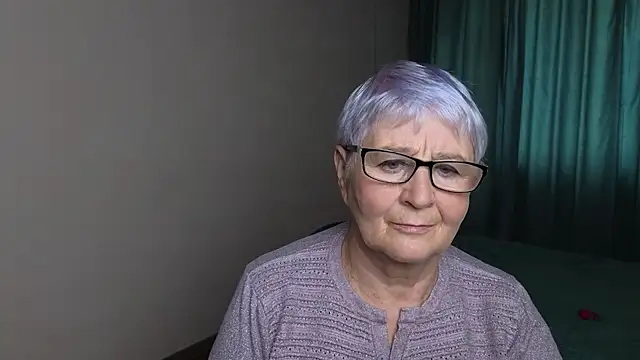 Snapshot of Sandra_Snowflake chatting on 09-18-25, 11:34 Sandra Snowflake online show from 09-18-25, 11:34