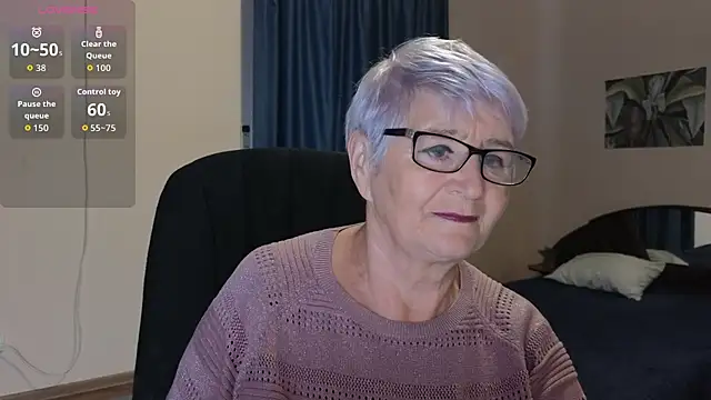 Snapshot of Sandra_Snowflake chatting on 10-13-25, 11:43 Sandra Snowflake online show from 10-13-25, 11:43