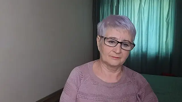 Snapshot of Sandra_Snowflake chatting on 10-14-25, 11:11 Sandra Snowflake online show from 10-14-25, 11:11