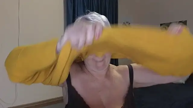 Snapshot of Sandra_Snowflake chatting on 11-07-25, 04:01 Sandra Snowflake online show from 11-07-25, 04:01