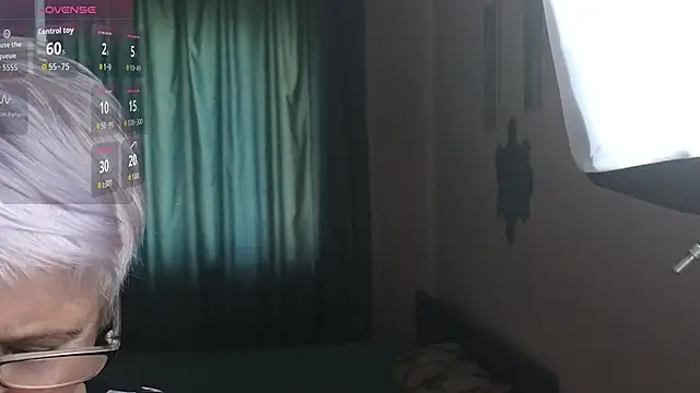 Snapshot of Sandra_Snowflake chatting on 11-15-25, 11:40 Sandra Snowflake online show from 11-15-25, 11:40