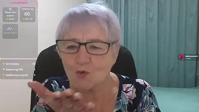 Snapshot of Sandra_Snowflake chatting on 12-01-25, 04:39 Sandra Snowflake online show from 12-01-25, 04:39