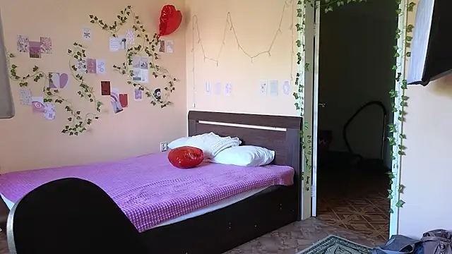 Snapshot of Sandra_Snowflake chatting on 06-08-26, 11:54 Sandra Snowflake online show from 06-08-26, 11:54