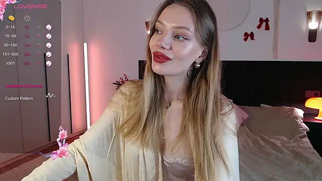 Snapshot of LunaticaBae chatting on 01-18-26, 02:37 LunaticaBae online show from 01-18-26, 02:37