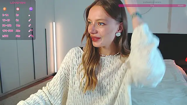 Snapshot of LunaticaBae chatting on 03-20-26, 02:27 LunaticaBae online show from 03-20-26, 02:27