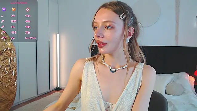 Snapshot of LunaticaBae chatting on 03-23-26, 02:37 LunaticaBae online show from 03-23-26, 02:37