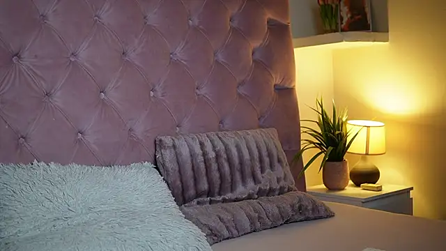 MaiaMini online show from 04-28-26, 08:25