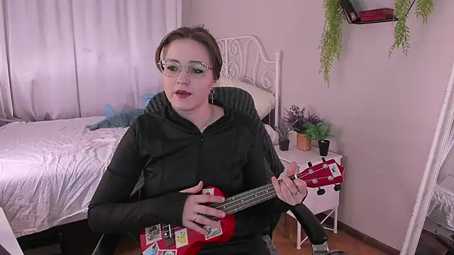 Rada Woods online show from 03-19-25, 01:32