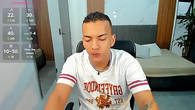 Rafa2004Cruz online show from 09-20-25, 12:06