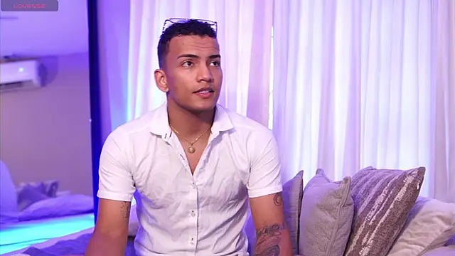 Rafa2004Cruz online show from 04-14-26, 02:34