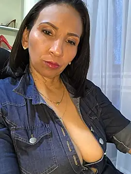 Mrsvictoriaaa online show from 06-26-26, 08:02