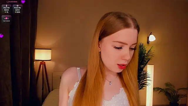 Snapshot of FloraBonde chatting on 03-02-25, 07:10 FloraBonde online show from 03-02-25, 07:10