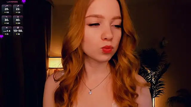 Snapshot of FloraBonde chatting on 03-04-25, 07:30 FloraBonde online show from 03-04-25, 07:30
