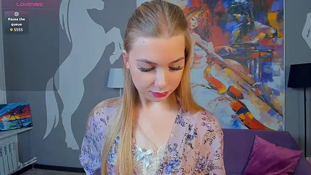 Snapshot of FloraBonde chatting on 09-27-25, 11:37 FloraBonde online show from 09-27-25, 11:37