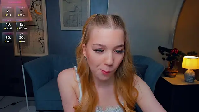 Snapshot of FloraBonde chatting on 10-03-25, 12:13 FloraBonde online show from 10-03-25, 12:13
