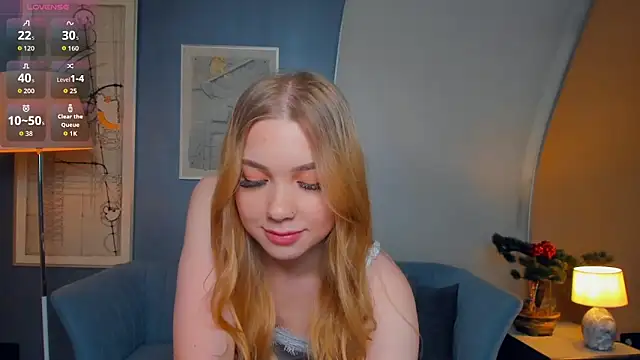 Snapshot of FloraBonde chatting on 10-05-25, 12:36 FloraBonde online show from 10-05-25, 12:36
