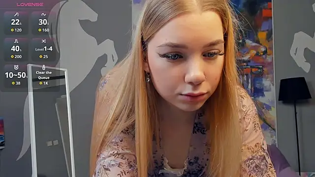 Snapshot of FloraBonde chatting on 10-12-25, 11:53 FloraBonde online show from 10-12-25, 11:53