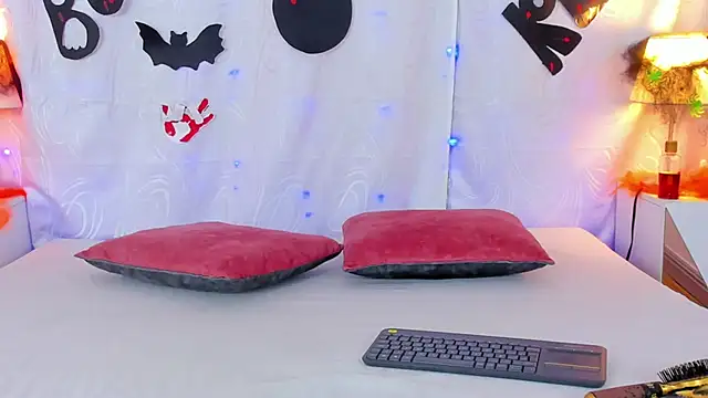 ValentinaGuerra online show from 10-31-25, 01:28