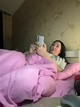 Naughtbaby 2025 online show from 04-16-26, 12:00