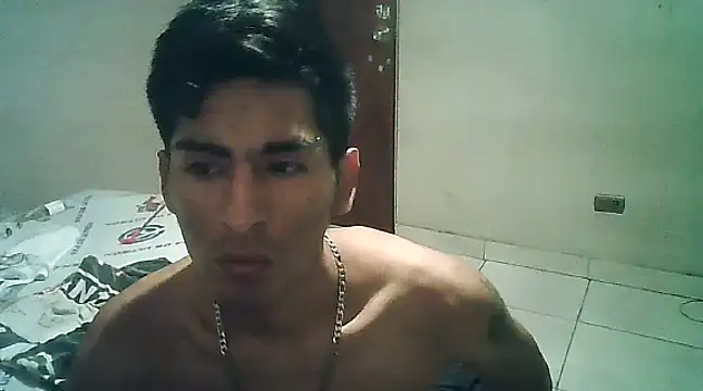 Snapshot of LeonRoots chatting on 02-16-25, 09:04 LeonRoots online show from 02-16-25, 09:04