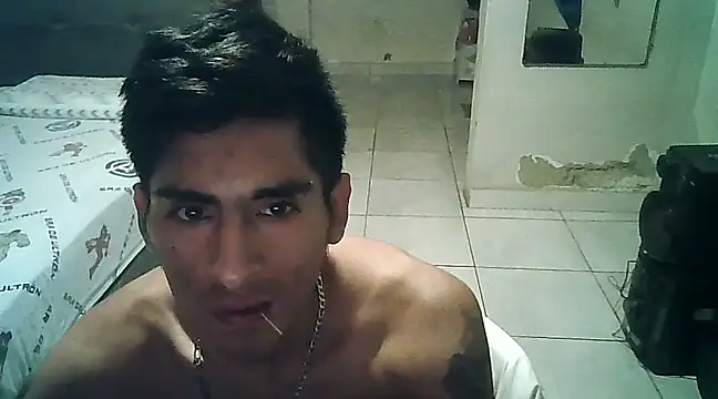 Snapshot of LeonRoots chatting on 02-17-25, 12:43 LeonRoots online show from 02-17-25, 12:43