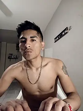 Snapshot of LeonRoots chatting on 10-19-25, 06:58 LeonRoots online show from 10-19-25, 06:58