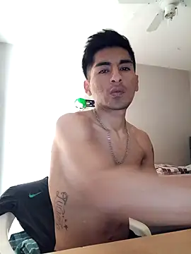 Snapshot of LeonRoots chatting on 10-20-25, 08:09 LeonRoots online show from 10-20-25, 08:09