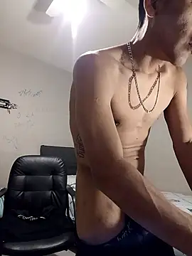 Snapshot of LeonRoots chatting on 01-08-26, 02:41 LeonRoots online show from 01-08-26, 02:41