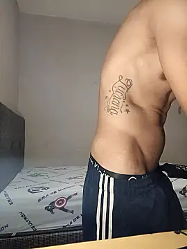 Snapshot of LeonRoots chatting on 01-10-26, 03:03 LeonRoots online show from 01-10-26, 03:03