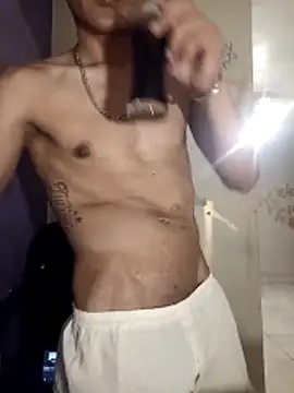 Snapshot of LeonRoots chatting on 02-04-26, 07:47 LeonRoots online show from 02-04-26, 07:47