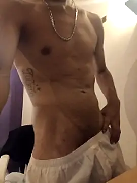 Snapshot of LeonRoots chatting on 02-14-26, 06:04 LeonRoots online show from 02-14-26, 06:04