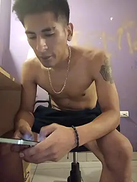 Snapshot of LeonRoots chatting on 02-27-26, 06:46 LeonRoots online show from 02-27-26, 06:46