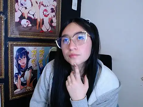 Snapshot of Arielle_lov chatting on 02-17-25, 03:47 Arielle lov online show from 02-17-25, 03:47