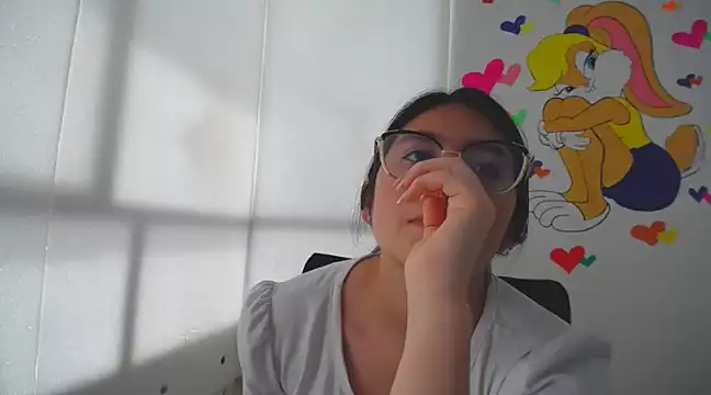 Snapshot of Arielle_lov chatting on 02-27-25, 05:36 Arielle lov online show from 02-27-25, 05:36