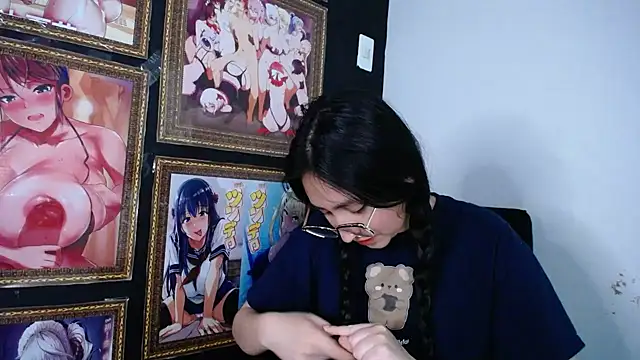 Snapshot of Arielle_lov chatting on 03-06-25, 05:43 Arielle lov online show from 03-06-25, 05:43