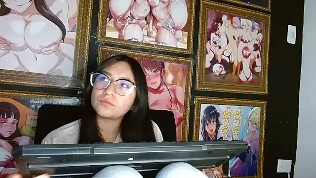 Snapshot of Arielle_lov chatting on 03-12-25, 05:49 Arielle lov online show from 03-12-25, 05:49