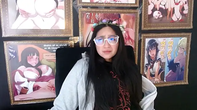 Snapshot of Arielle_lov chatting on 03-17-25, 11:42 Arielle lov online show from 03-17-25, 11:42