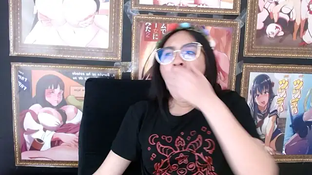 Snapshot of Arielle_lov chatting on 03-17-25, 05:49 Arielle lov online show from 03-17-25, 05:49