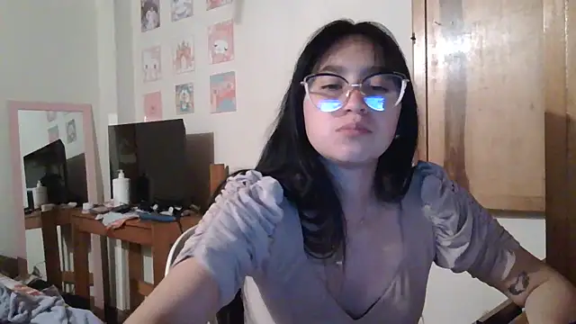 Snapshot of Arielle_lov chatting on 11-01-25, 11:40 Arielle lov online show from 11-01-25, 11:40