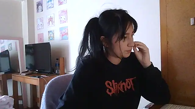 Snapshot of Arielle_lov chatting on 11-10-25, 06:07 Arielle lov online show from 11-10-25, 06:07