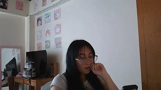 Snapshot of Arielle_lov chatting on 11-13-25, 09:14 Arielle lov online show from 11-13-25, 09:14