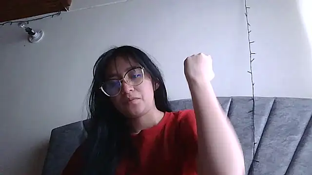 Snapshot of Arielle_lov chatting on 12-04-25, 04:05 Arielle lov online show from 12-04-25, 04:05